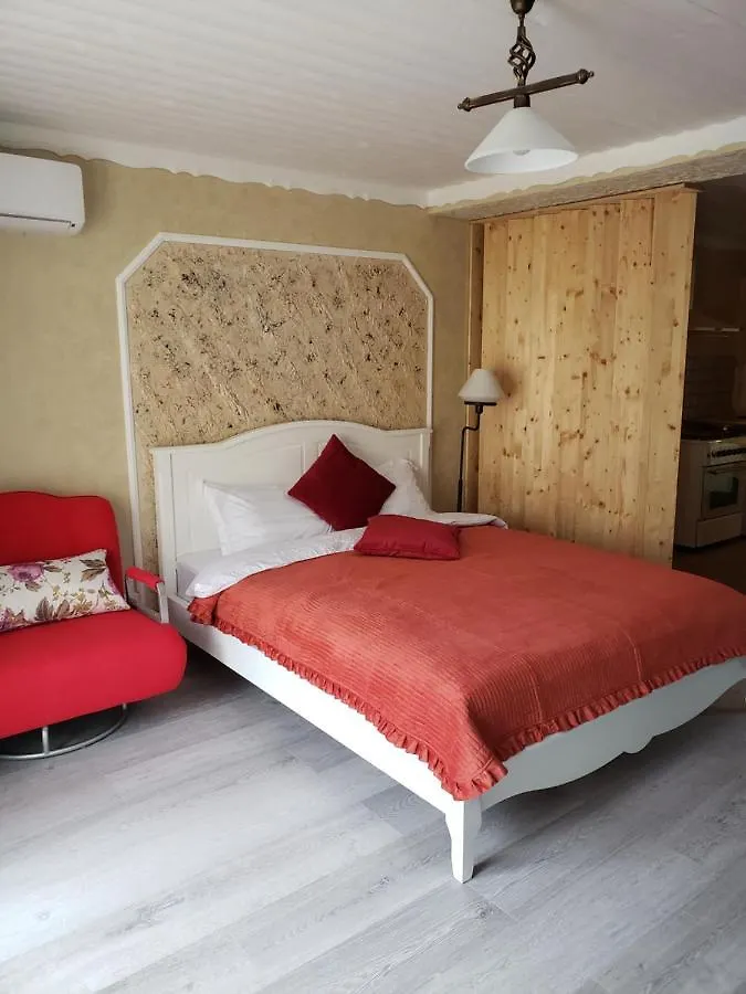 Phoenix Studio Bucharest 0*,  Romania